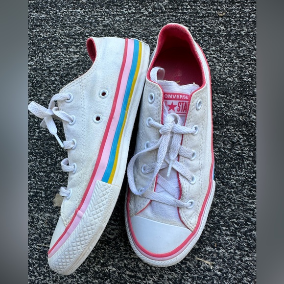 Low-top Multi-colored Converse Size 4 - Picture 1 of 8